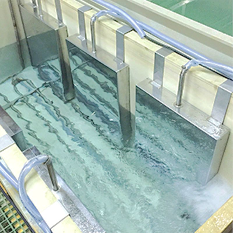 Side-mounted retrofit installation of immersible ultrasonic transducer plates