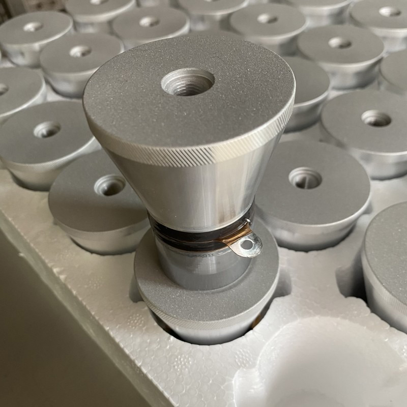 Packaging of piezoelectric ultrasonic transducers for safe storage and transportation.